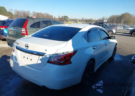2015 Nissan Altima из США, поврежденный, VIN 1N4AL3AP2FN318728